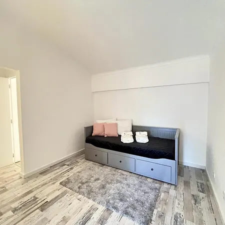 Apartment Stylish 3 By Homing *